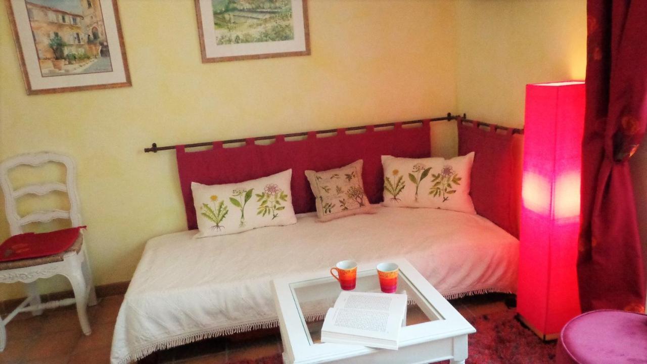 Santolines En Provence Bed and Breakfast Piolenc Eksteriør billede